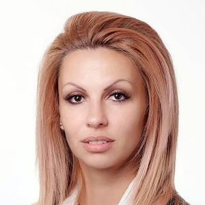 Елена Иванова Узунова