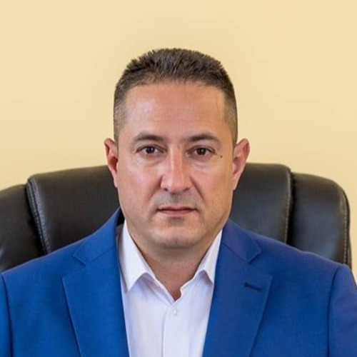 Кмет Кирил  Стоев