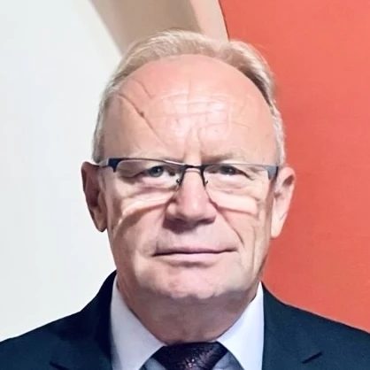 Михаил Златанов