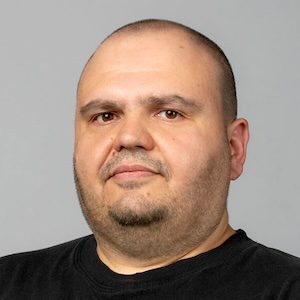 Ростислав Николаев Манолов